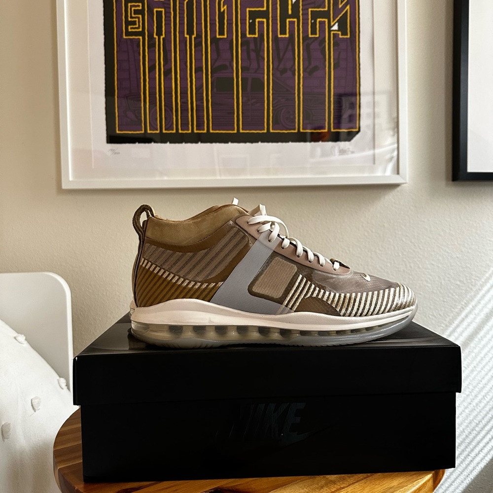 Nike Lebron x John Elliott - 10.5M US